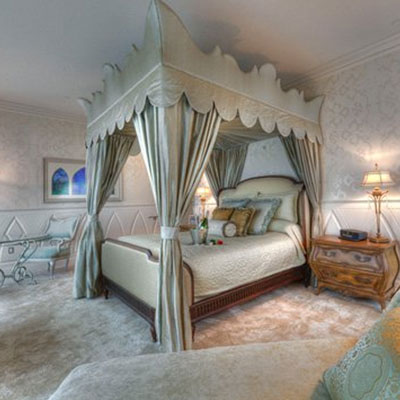 Disneyland Hotel